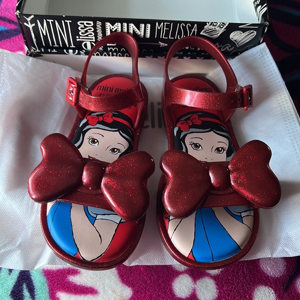 Excellent condition- Mini Melissa Snow White sandals Size 11